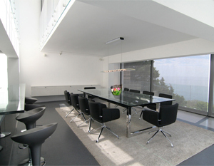 Esszimmer: Tisch Architektenentwurf, Stühle WK, Hängeboard Interlübke, Teppiche Maßanfertigungen
